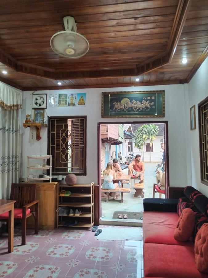 Phanh Tha Sone Guest House 琅勃拉邦 外观 照片
